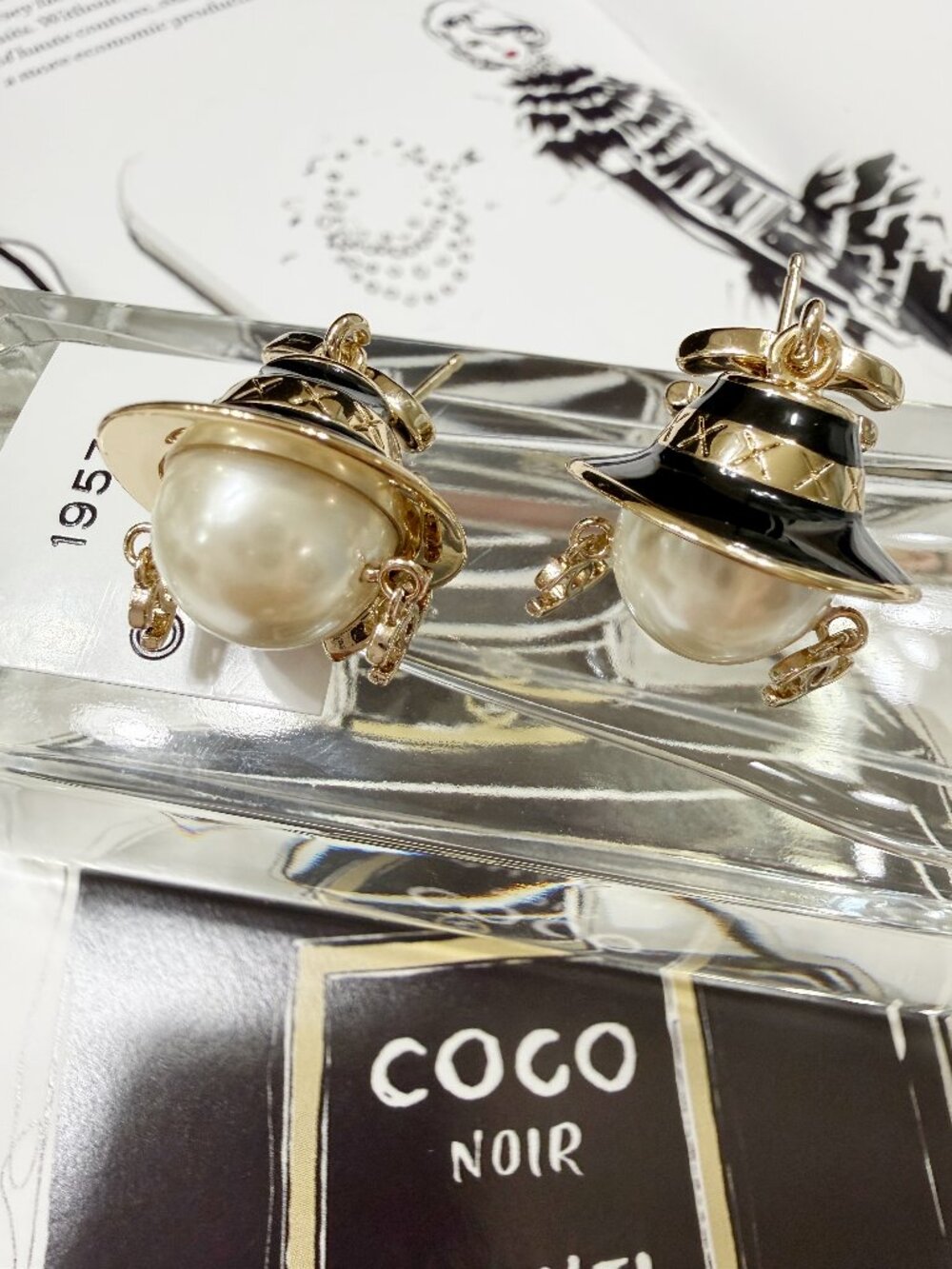 Chanel Gold- Tone CC Pearl Black Hat Pink Heart Sunglasses Dangle Earrings - Picture 5 of 12